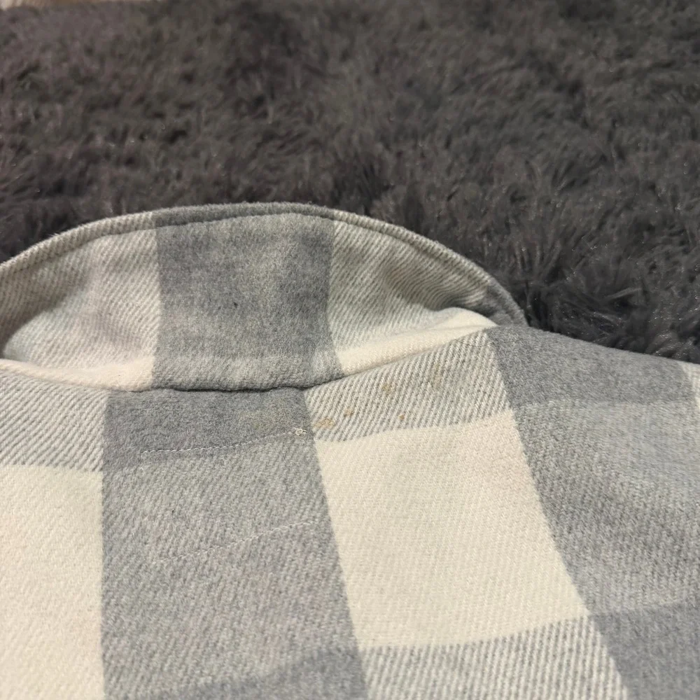 Old Navy Kids Grey Cream Buffalo Plaid Flannel Shacket Jacket L 10-12 Boys Girls